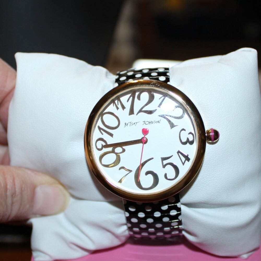 BRAND NEW WITH TAGS BETSEY JOHNSON POLKA DOT STRETCH BAND WRIST WATCH FUN!! - Picture 1 of 8